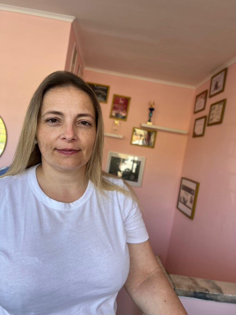 Very Nails Hair Style 9. patricia vidal cabeleireiro 768x1024