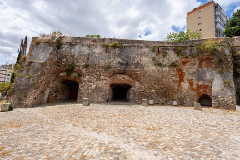 antigos forno de cal da ajuda 768x512
